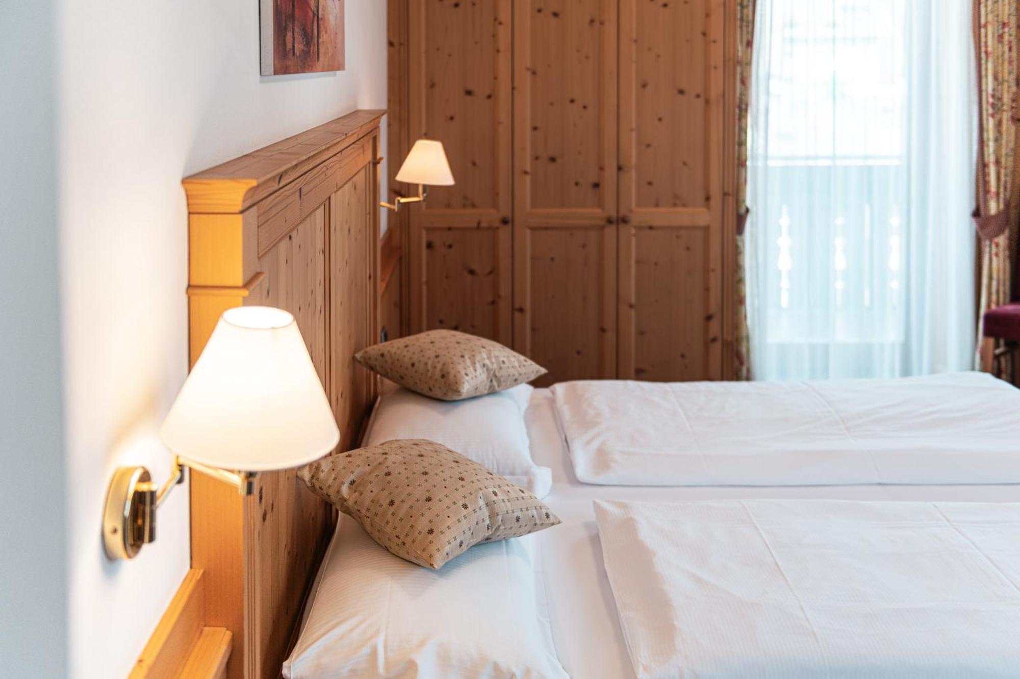 Hotel Goldene Rose Monguelfo-Tesido / Welsberg-Taisten Ngoại thất bức ảnh