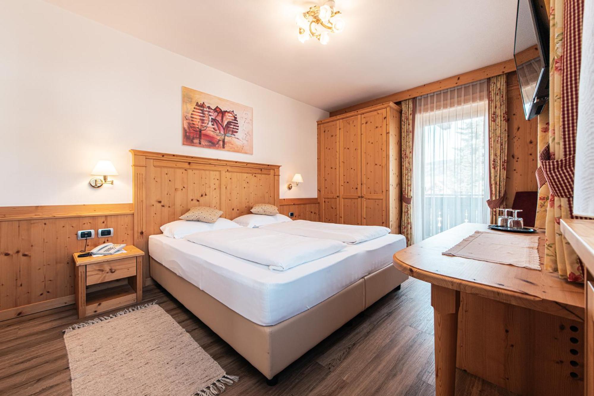 Hotel Goldene Rose Monguelfo-Tesido / Welsberg-Taisten Ngoại thất bức ảnh