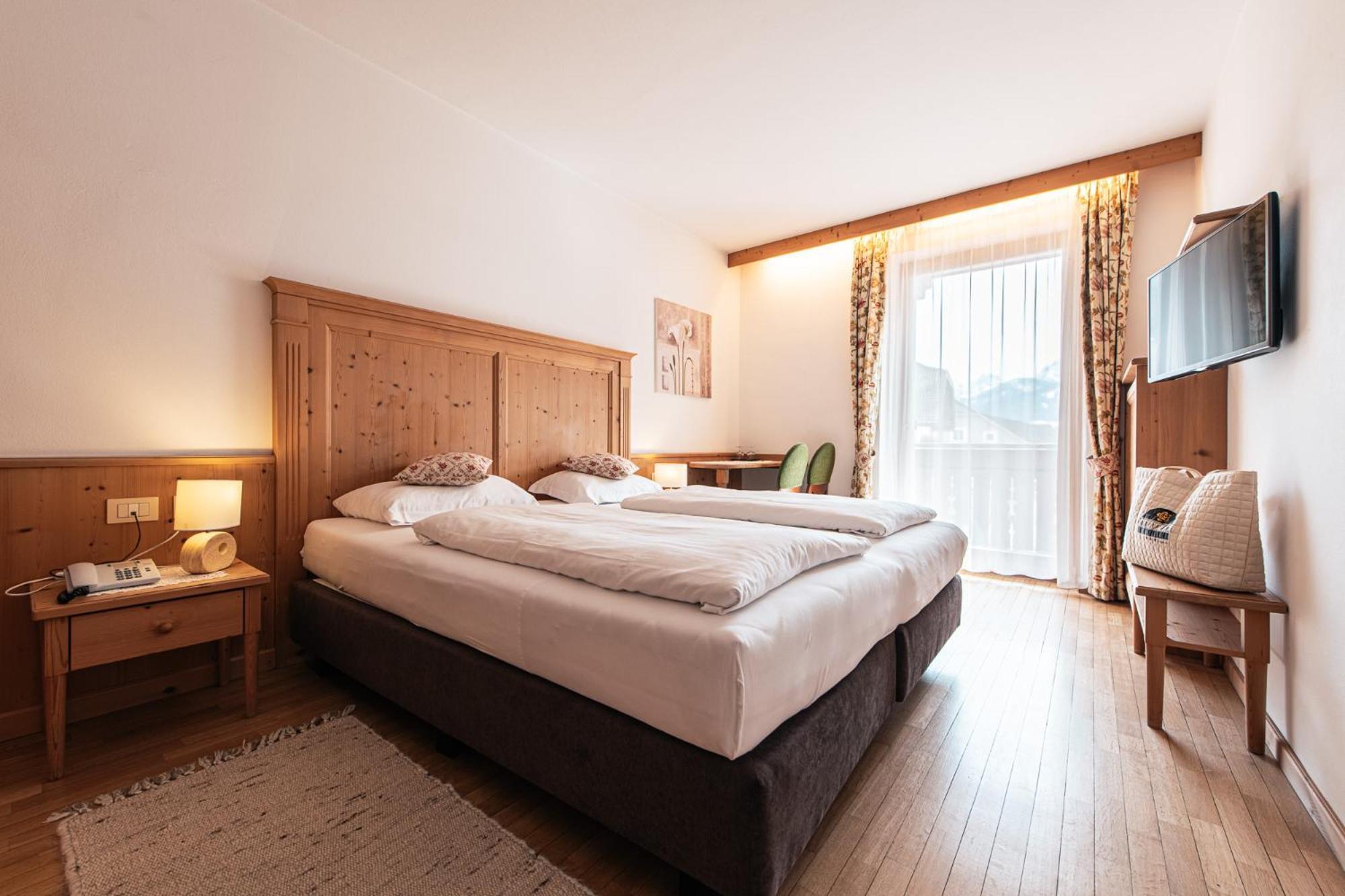 Hotel Goldene Rose Monguelfo-Tesido / Welsberg-Taisten Ngoại thất bức ảnh