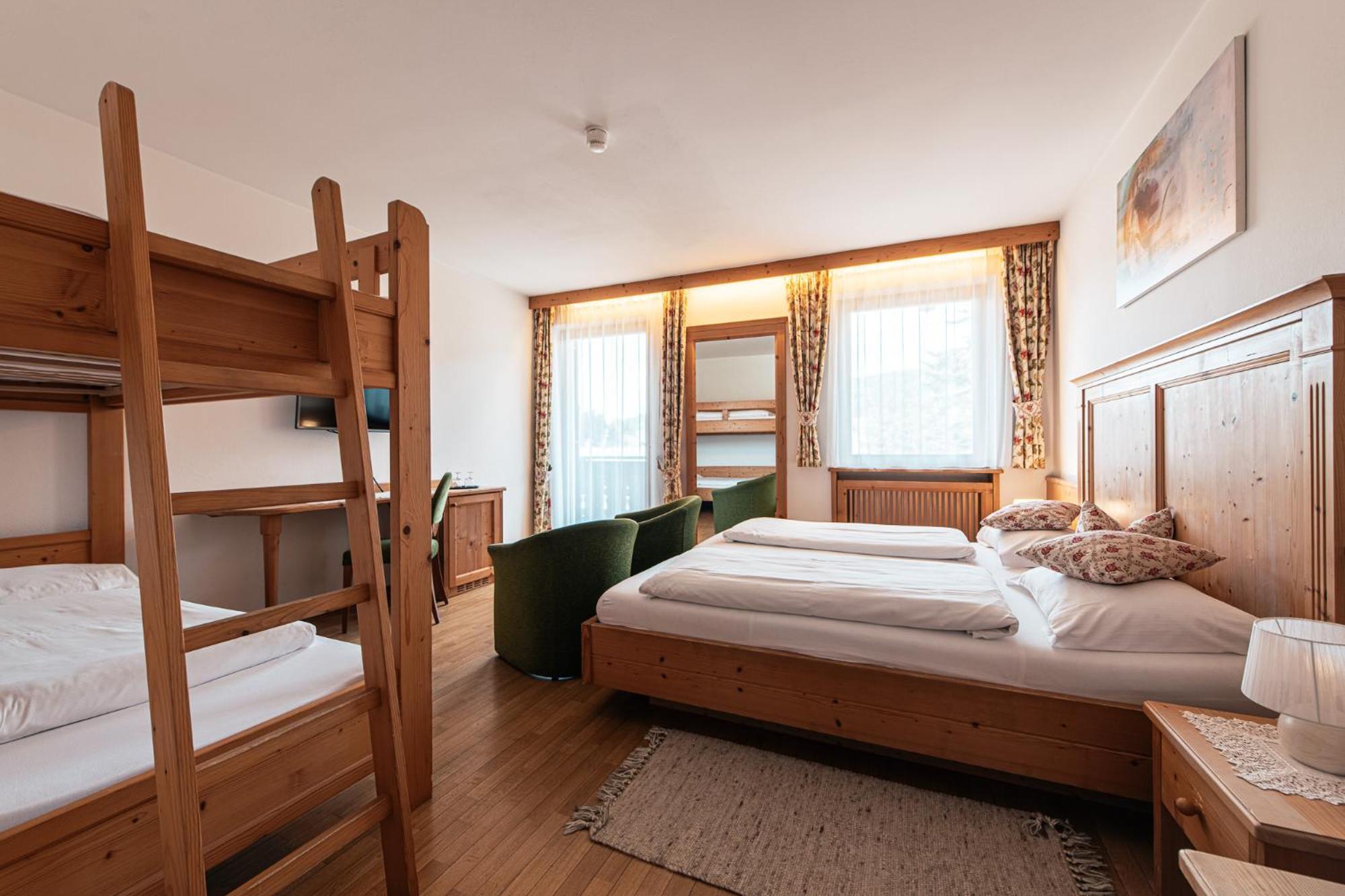 Hotel Goldene Rose Monguelfo-Tesido / Welsberg-Taisten Ngoại thất bức ảnh
