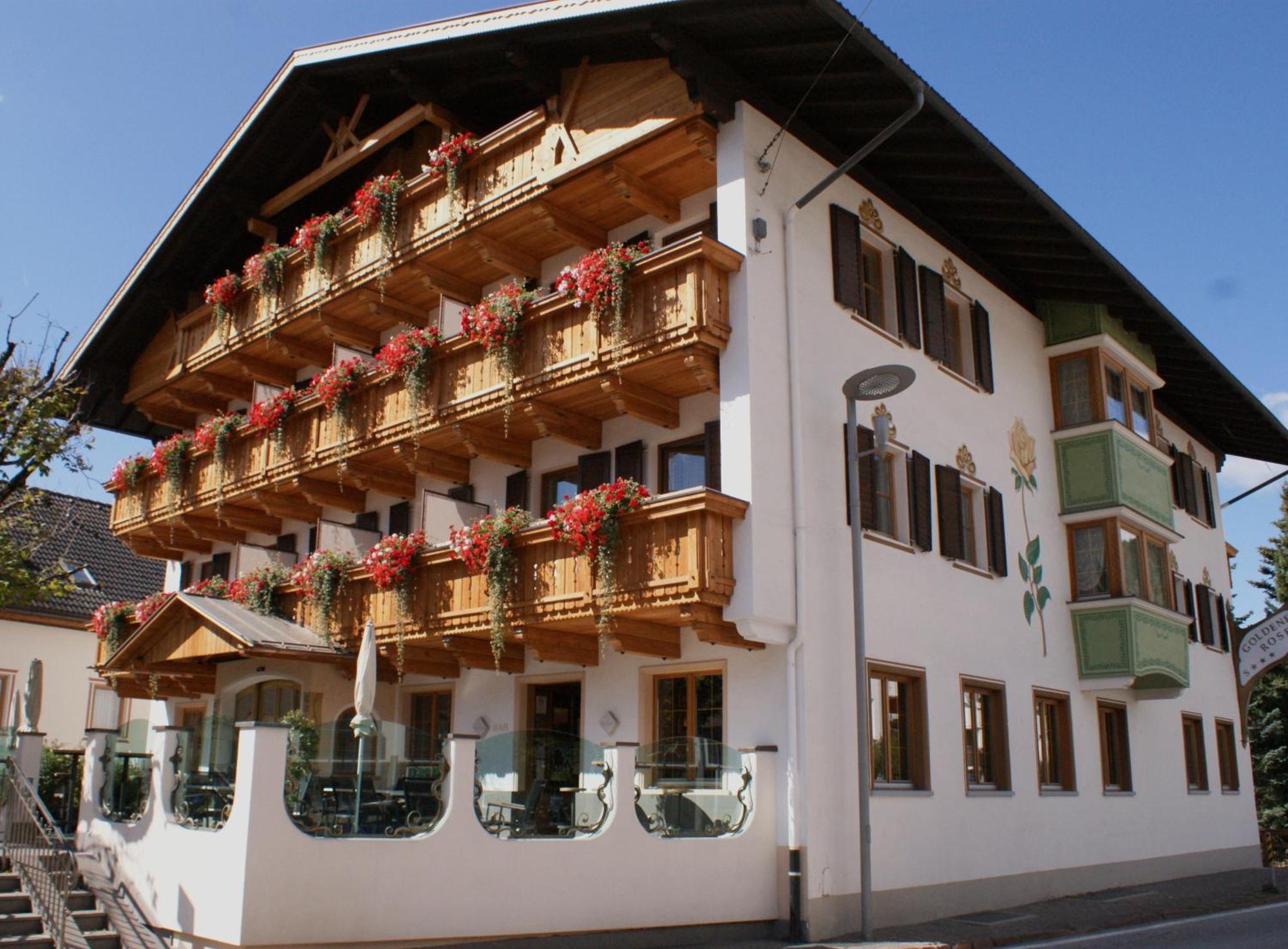 Hotel Goldene Rose Monguelfo-Tesido / Welsberg-Taisten Ngoại thất bức ảnh