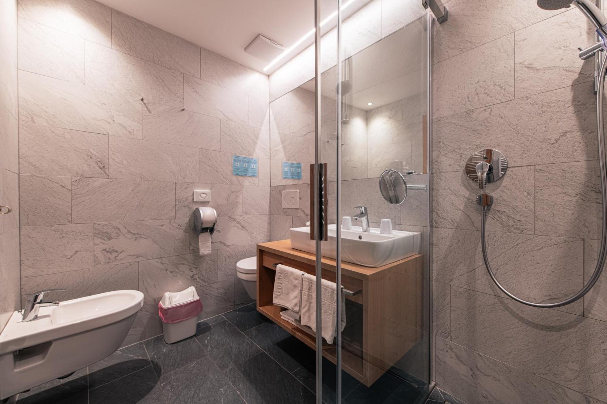 Hotel Goldene Rose Monguelfo-Tesido / Welsberg-Taisten Ngoại thất bức ảnh