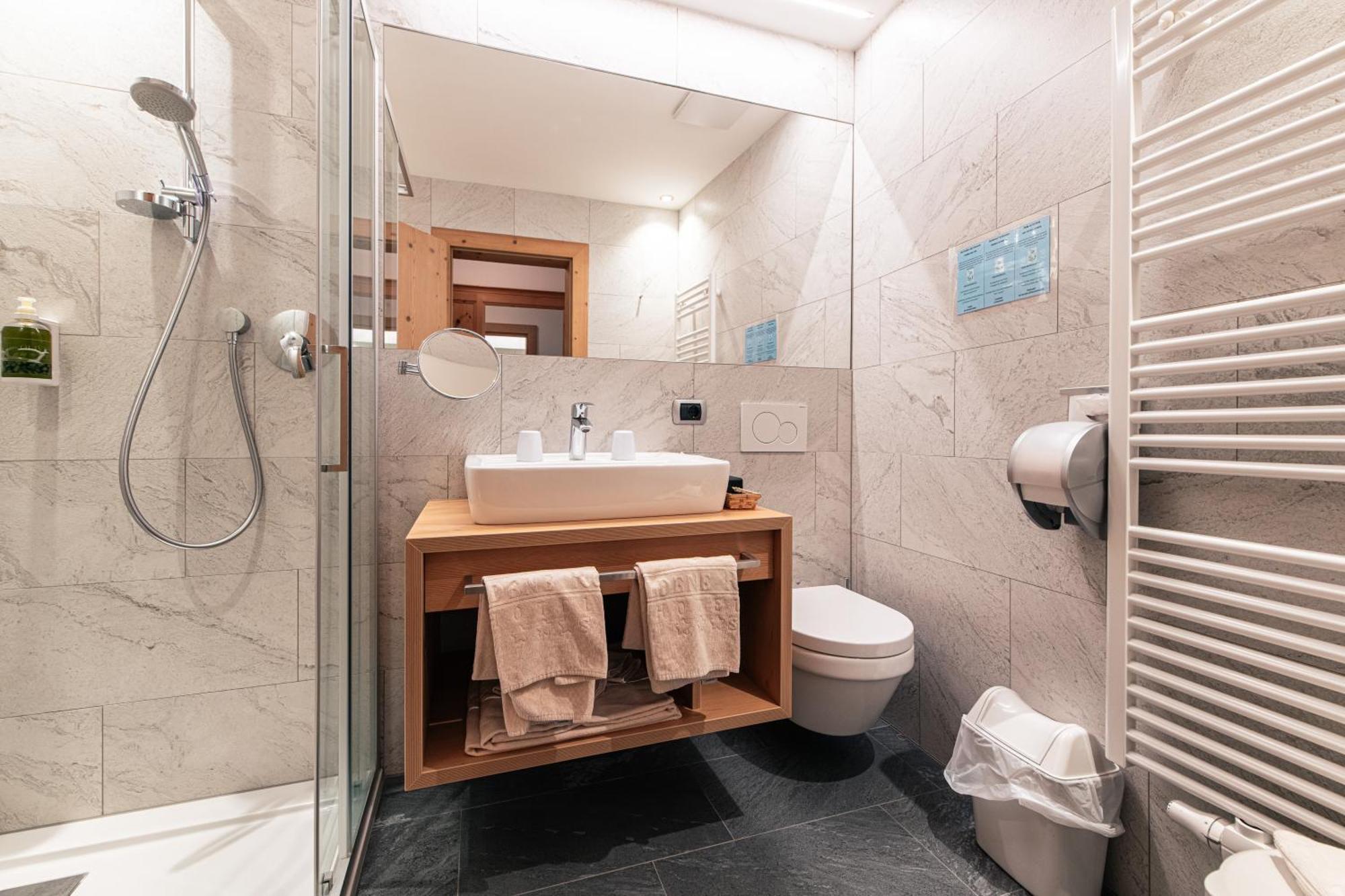 Hotel Goldene Rose Monguelfo-Tesido / Welsberg-Taisten Ngoại thất bức ảnh