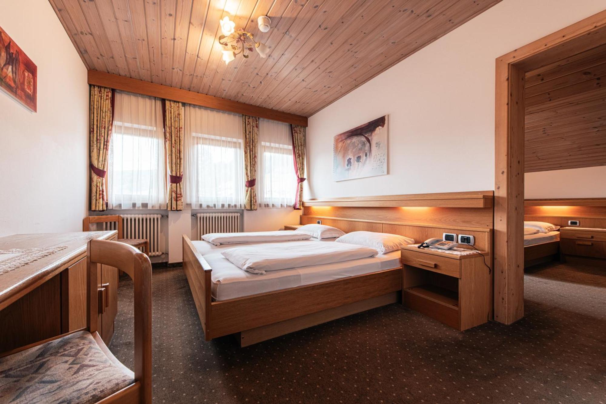 Hotel Goldene Rose Monguelfo-Tesido / Welsberg-Taisten Ngoại thất bức ảnh
