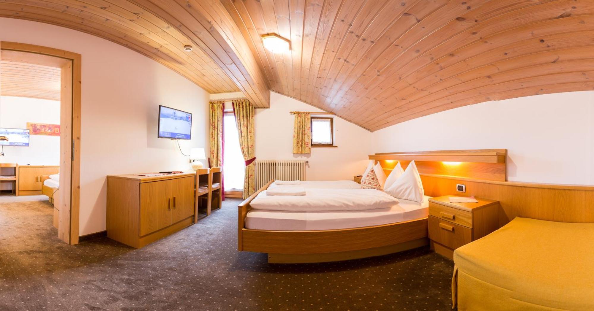 Hotel Goldene Rose Monguelfo-Tesido / Welsberg-Taisten Ngoại thất bức ảnh