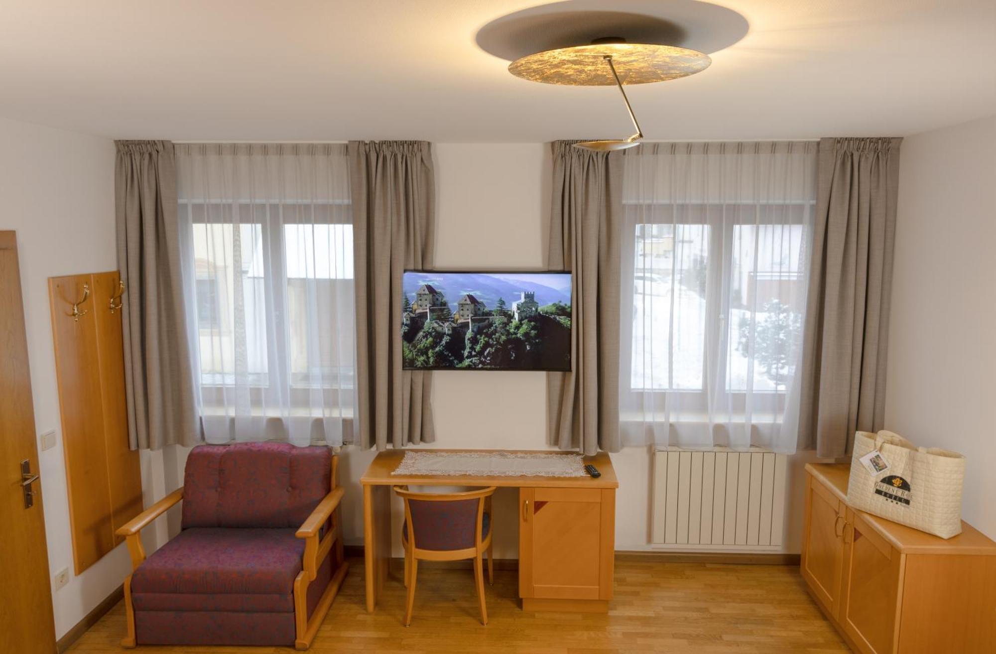 Hotel Goldene Rose Monguelfo-Tesido / Welsberg-Taisten Ngoại thất bức ảnh