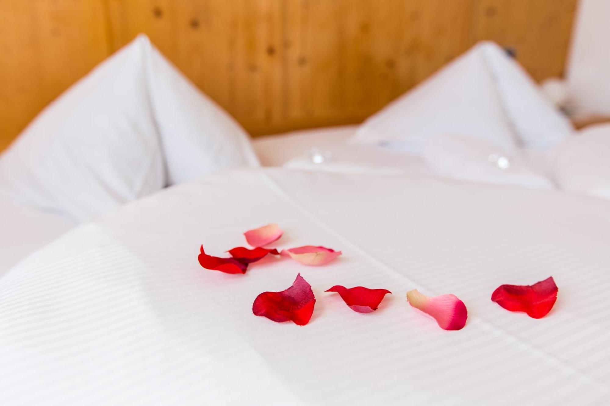Hotel Goldene Rose Monguelfo-Tesido / Welsberg-Taisten Ngoại thất bức ảnh