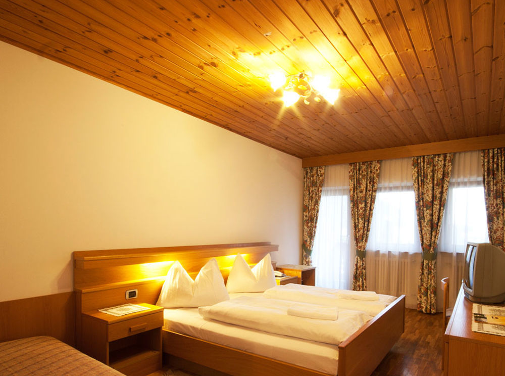 Hotel Goldene Rose Monguelfo-Tesido / Welsberg-Taisten Ngoại thất bức ảnh