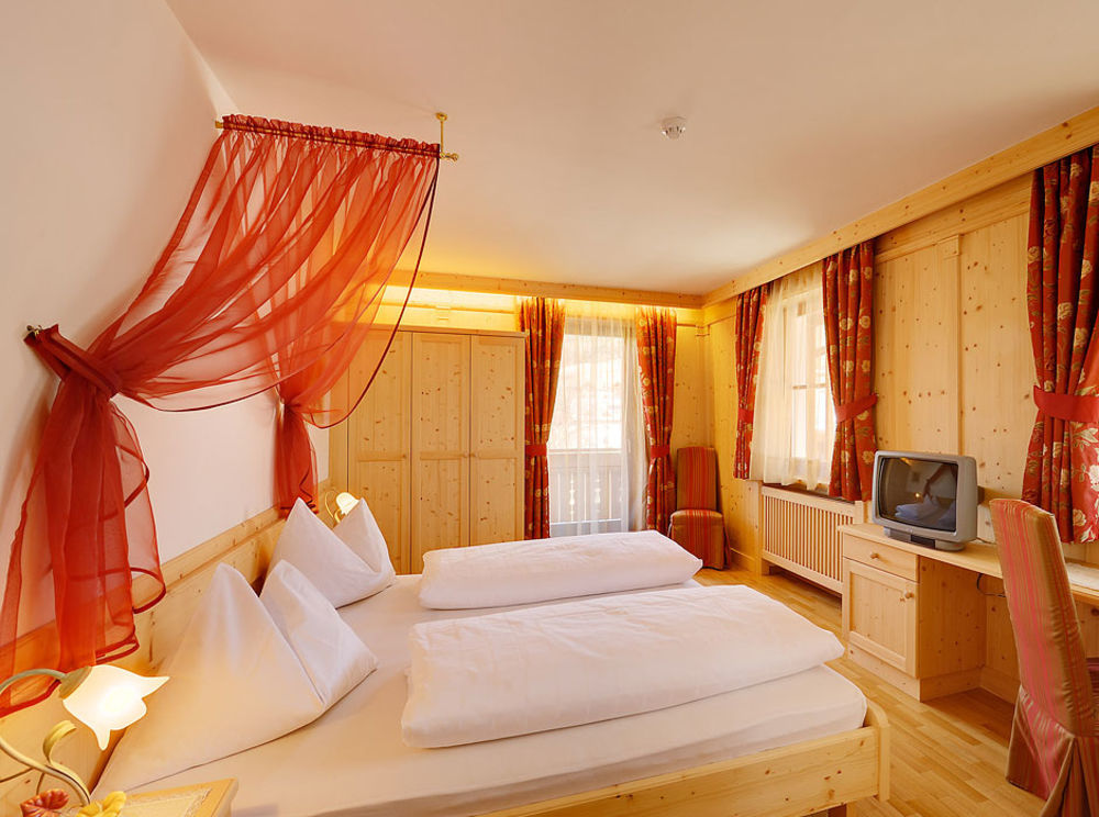 Hotel Goldene Rose Monguelfo-Tesido / Welsberg-Taisten Ngoại thất bức ảnh